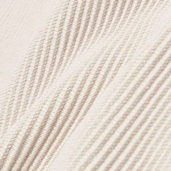 Aritzia Sculpt Knit Cropped Tank - Picture 5 of 7